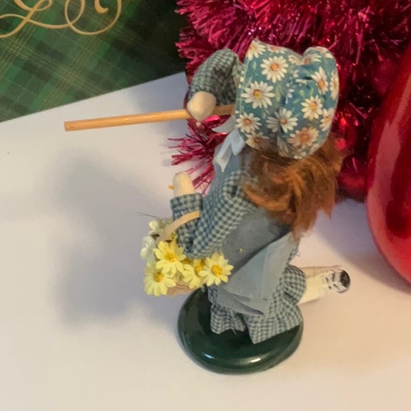 BYERS CHOICE DOLL 2004 NWOT - Picture 4 of 7